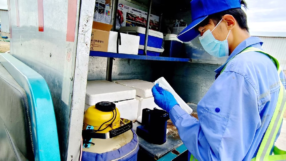 深耕繁育一線，守護(hù)牧場“生命線”